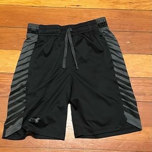 Youth medium under armor shorts